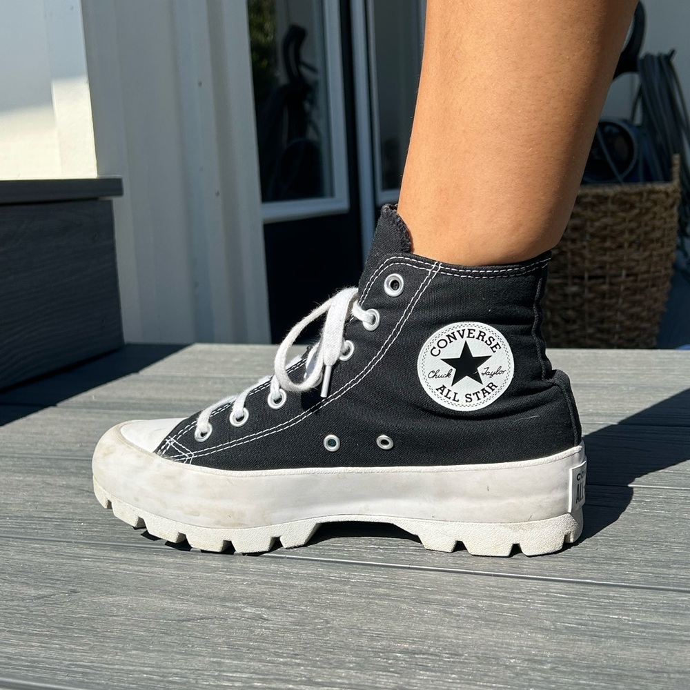 Black CONVERSE Chuck Taylor Platforms (W8)